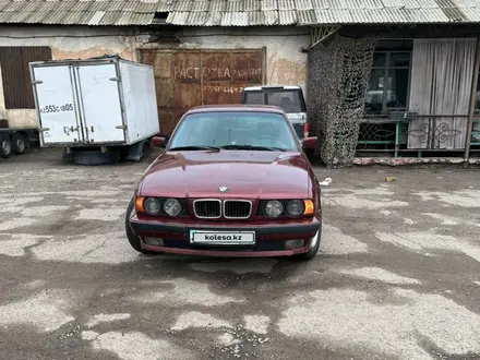 BMW 520 1994 года за 2 300 000 тг. в Алматы