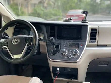Toyota Sienna 2015 года за 12 500 000 тг. в Актау – фото 4