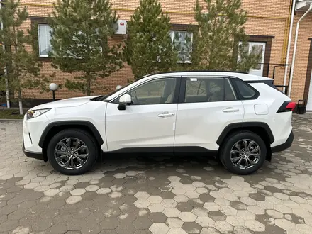 Toyota RAV4 2022 года за 20 000 000 тг. в Актобе – фото 6