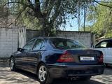 Mercedes-Benz C 200 2001 года за 2 203 000 тг. в Каскелен – фото 4