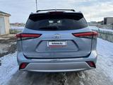 Toyota Highlander 2020 года за 18 500 000 тг. в Актобе – фото 2