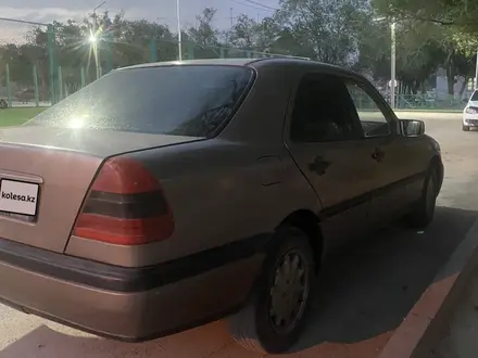 Mercedes-Benz C 180 1995 года за 1 600 000 тг. в Балхаш – фото 4