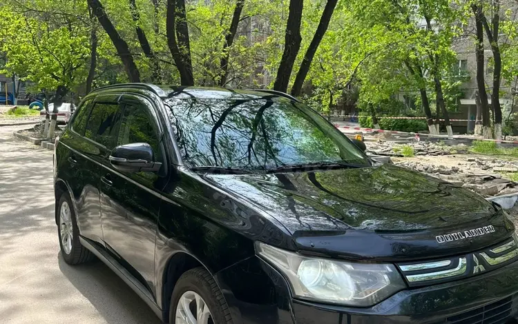 Mitsubishi Outlander 2014 года за 7 500 000 тг. в Алматы