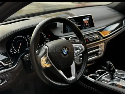 BMW 750 2016 года за 23 000 000 тг. в Алматы – фото 4