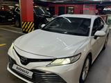 Toyota Camry 2018 года за 13 800 000 тг. в Алматы – фото 3