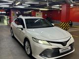 Toyota Camry 2018 годаүшін13 800 000 тг. в Алматы