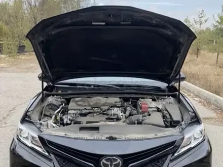 Toyota Camry 2019 года за 13 200 000 тг. в Алматы – фото 6