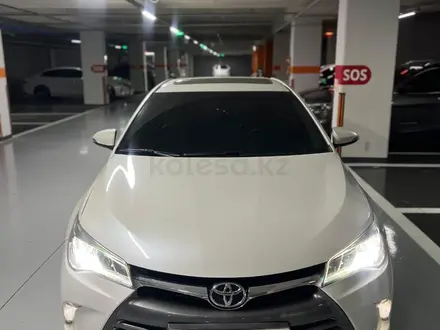 Toyota Camry 2017 года за 11 200 000 тг. в Актобе