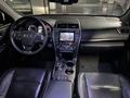 Toyota Camry 2017 года за 11 200 000 тг. в Актобе – фото 10