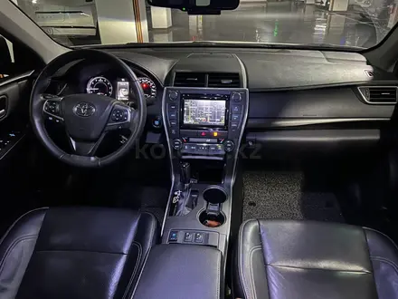 Toyota Camry 2017 года за 11 200 000 тг. в Актобе – фото 10