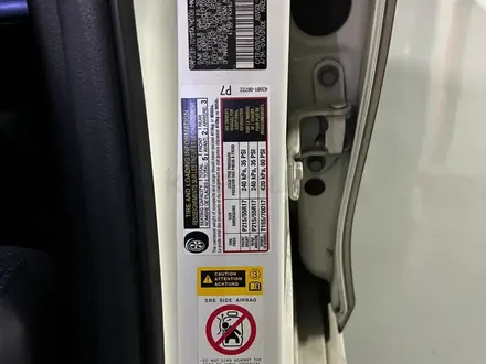 Toyota Camry 2017 года за 11 200 000 тг. в Актобе – фото 9