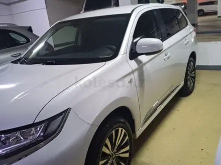 Mitsubishi Outlander 2022 года за 13 900 000 тг. в Алматы – фото 3