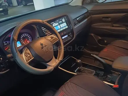 Mitsubishi Outlander 2022 года за 13 900 000 тг. в Алматы – фото 5