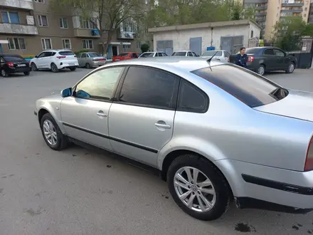 Volkswagen Passat 2002 года за 1 500 000 тг. в Семей – фото 3