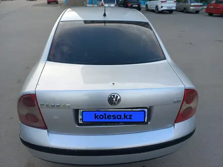 Volkswagen Passat 2002 года за 1 500 000 тг. в Семей – фото 7