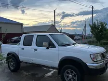 Nissan Navara, 2003