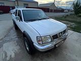 Nissan Navara 2003 года за 2 600 000 тг. в Атырау – фото 3