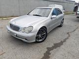 Mercedes-Benz C 200 2002 годаүшін1 350 000 тг. в Атырау