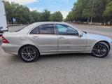 Mercedes-Benz C 200 2002 годаүшін1 350 000 тг. в Атырау – фото 3