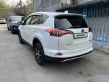 Toyota RAV4 2018 годаүшін13 800 000 тг. в Алматы – фото 3