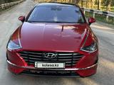 Hyundai Sonata 2021 годаүшін11 490 000 тг. в Алматы – фото 4