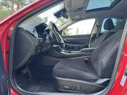 Hyundai Sonata 2021 года за 11 490 000 тг. в Алматы – фото 17