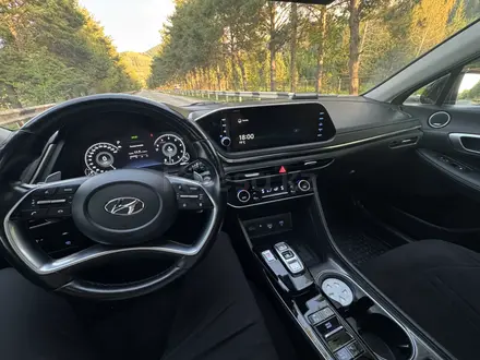 Hyundai Sonata 2021 года за 11 490 000 тг. в Алматы – фото 28