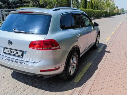 Volkswagen Touareg 2012 года за 11 500 000 тг. в Алматы – фото 13