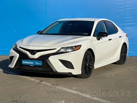 Toyota Camry 2019 года за 12 520 000 тг. в Алматы