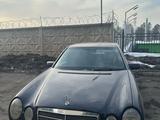 Mercedes-Benz E 200 1996 года за 2 500 000 тг. в Алматы