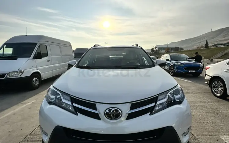 Toyota RAV4 2015 года за 8 700 000 тг. в Жанаозен