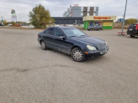 Mercedes-Benz C 240 2002 года за 2 850 000 тг. в Актобе – фото 4