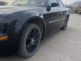 Chrysler 300C 2007 года за 5 000 000 тг. в Астана – фото 2