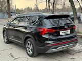 Hyundai Santa Fe 2021 года за 15 300 000 тг. в Алматы – фото 2