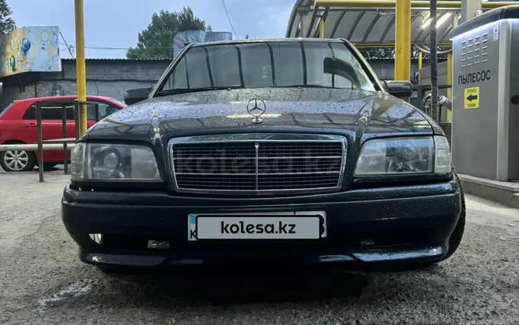 Mercedes-Benz C 200 1996 годаfor2 450 000 тг. в Алматы