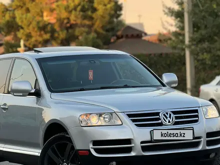 Volkswagen Touareg 2005 года за 5 700 000 тг. в Алматы