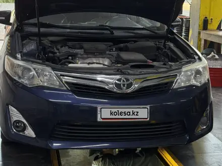 Toyota Camry 2014 года за 6 100 000 тг. в Атырау – фото 14