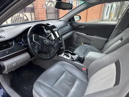 Toyota Camry 2014 года за 6 100 000 тг. в Атырау – фото 3