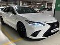 Lexus ES 250 2023 годаfor29 500 000 тг. в Астана