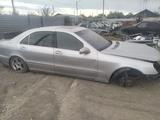 Mercedes-Benz S 500 1999 года за 300 000 тг. в Караганда – фото 2