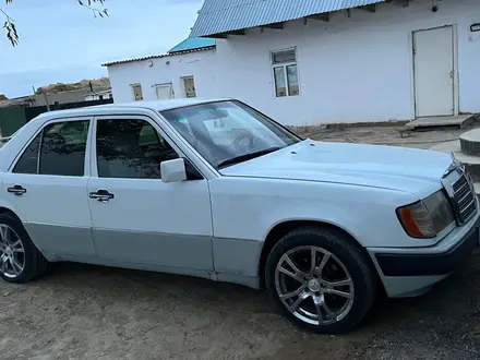 Mercedes-Benz E 200 1990 года за 900 000 тг. в Казалинск – фото 4