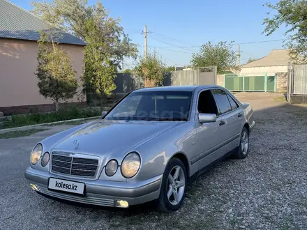 Mercedes-Benz E 280 1998 года за 3 150 000 тг. в Шымкент – фото 2