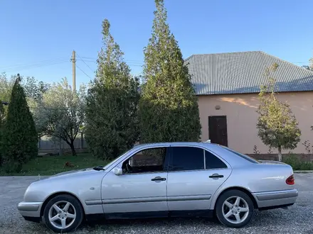 Mercedes-Benz E 280 1998 года за 3 150 000 тг. в Шымкент – фото 3