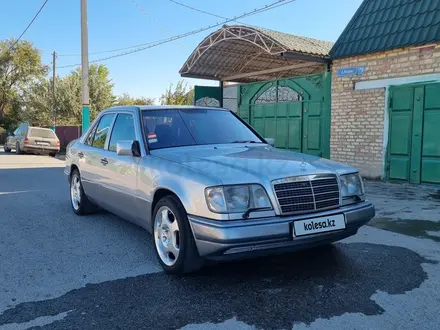 Mercedes-Benz E 320 1993 года за 6 200 000 тг. в Шиели – фото 2