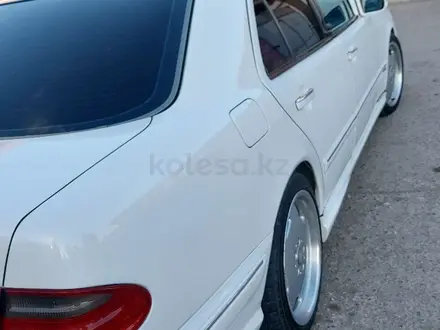 Mercedes-Benz E 320 2001 года за 6 000 000 тг. в Актау – фото 6