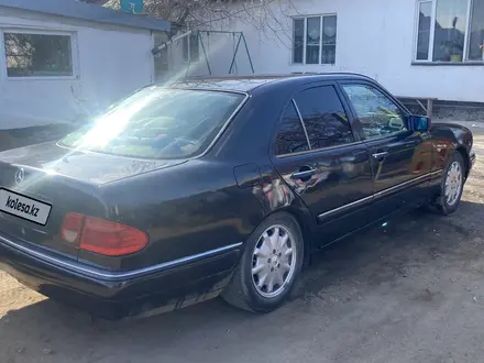 Mercedes-Benz E 230 1996 года за 2 100 000 тг. в Астана – фото 7