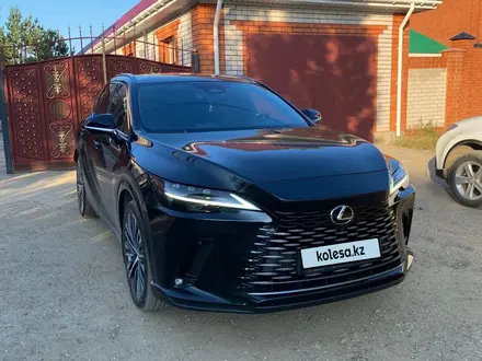 Lexus RX 500h 2023 года за 36 000 000 тг. в Астана