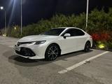 Toyota Camry 2019 годаfor13 500 000 тг. в Актобе – фото 4