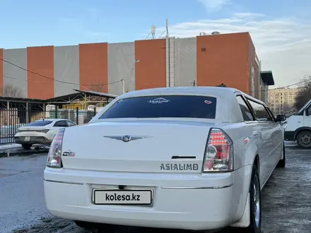 Chrysler 300C 2005 года за 4 100 000 тг. в Алматы – фото 2