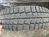 Шины с дисками 195 65 R15 как новые за 75 000 тг. в Алматы – фото 3